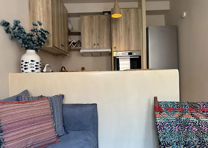 Finikia Santorini Ia